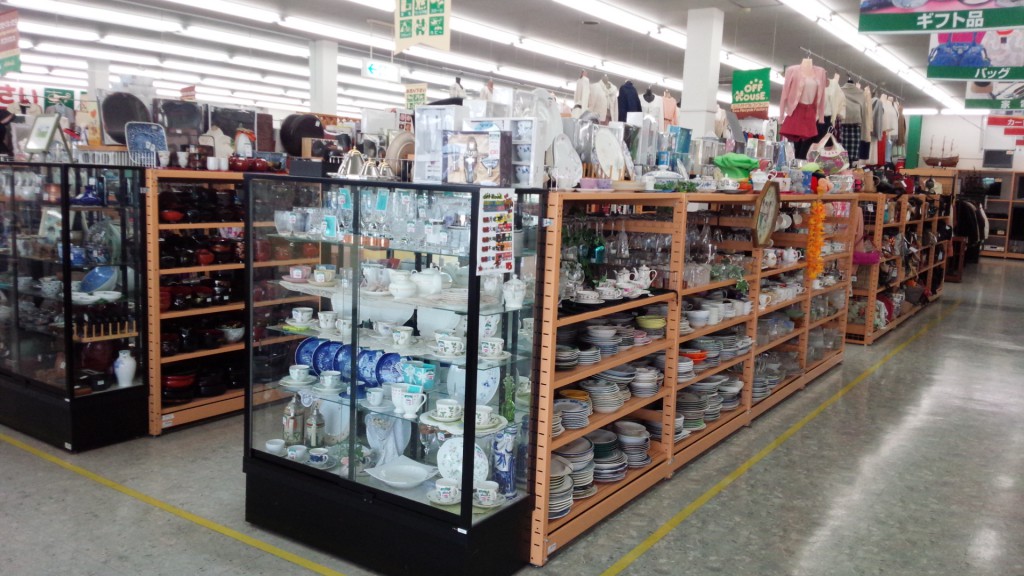 オフハウス店内